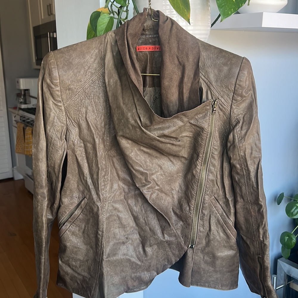 Alice + Olivia Distressed Brown Leather Biker Jacket. Sz Small